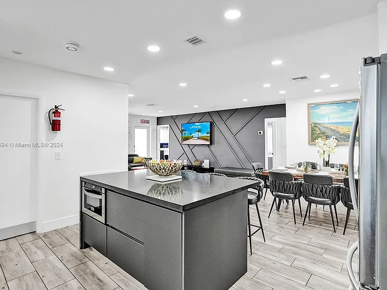 1206 Lincoln St — Photo 14