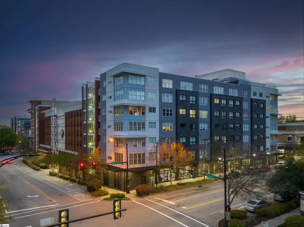 100 E Washington St APT 55, Greenville, SC 29601