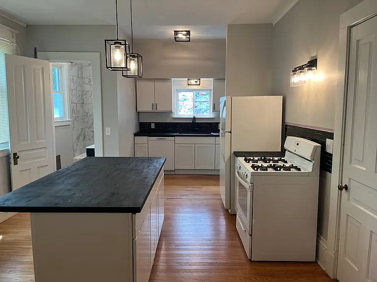 519 Coit Ave NE #1 — Photo 7