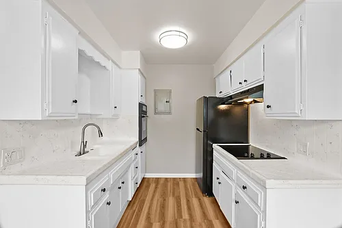 Suzanne Apartments Photo 1 Suzanne Apartments Photo 1