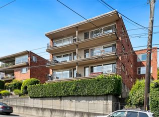 330 W Olympic Pl APT 107, Seattle, WA