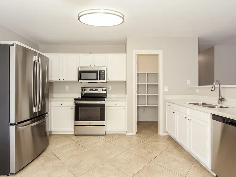 11807 W Ester Dr — Photo 8
