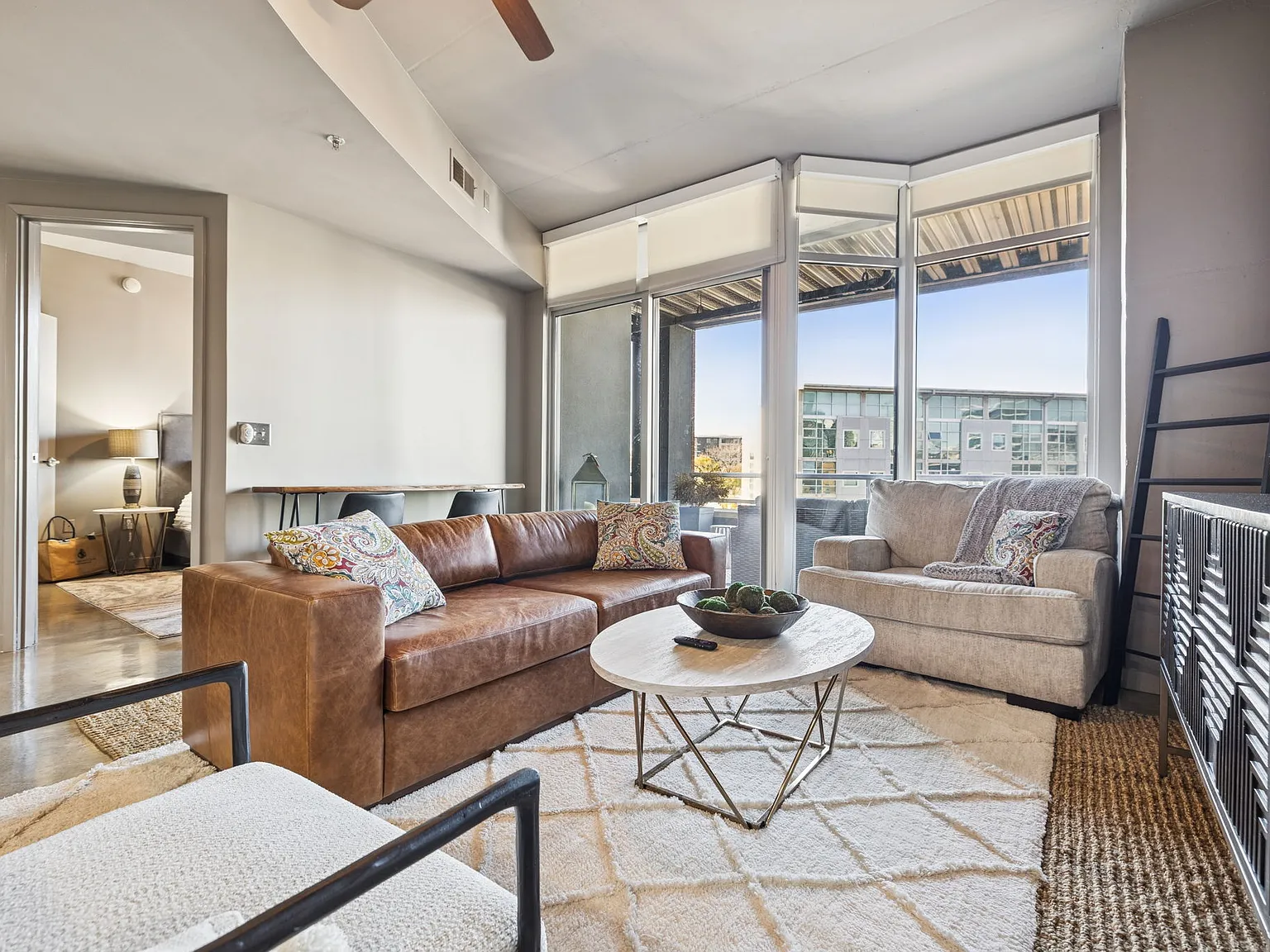 1 bed, 840 sqft, $2,400 — Photo 4