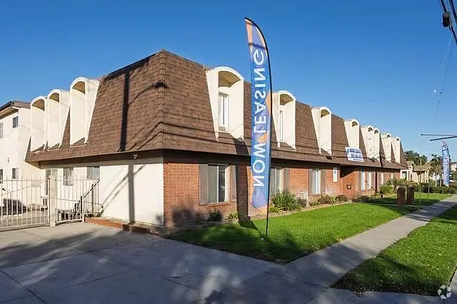 15751 Ryon Ave #7 — Photo 1