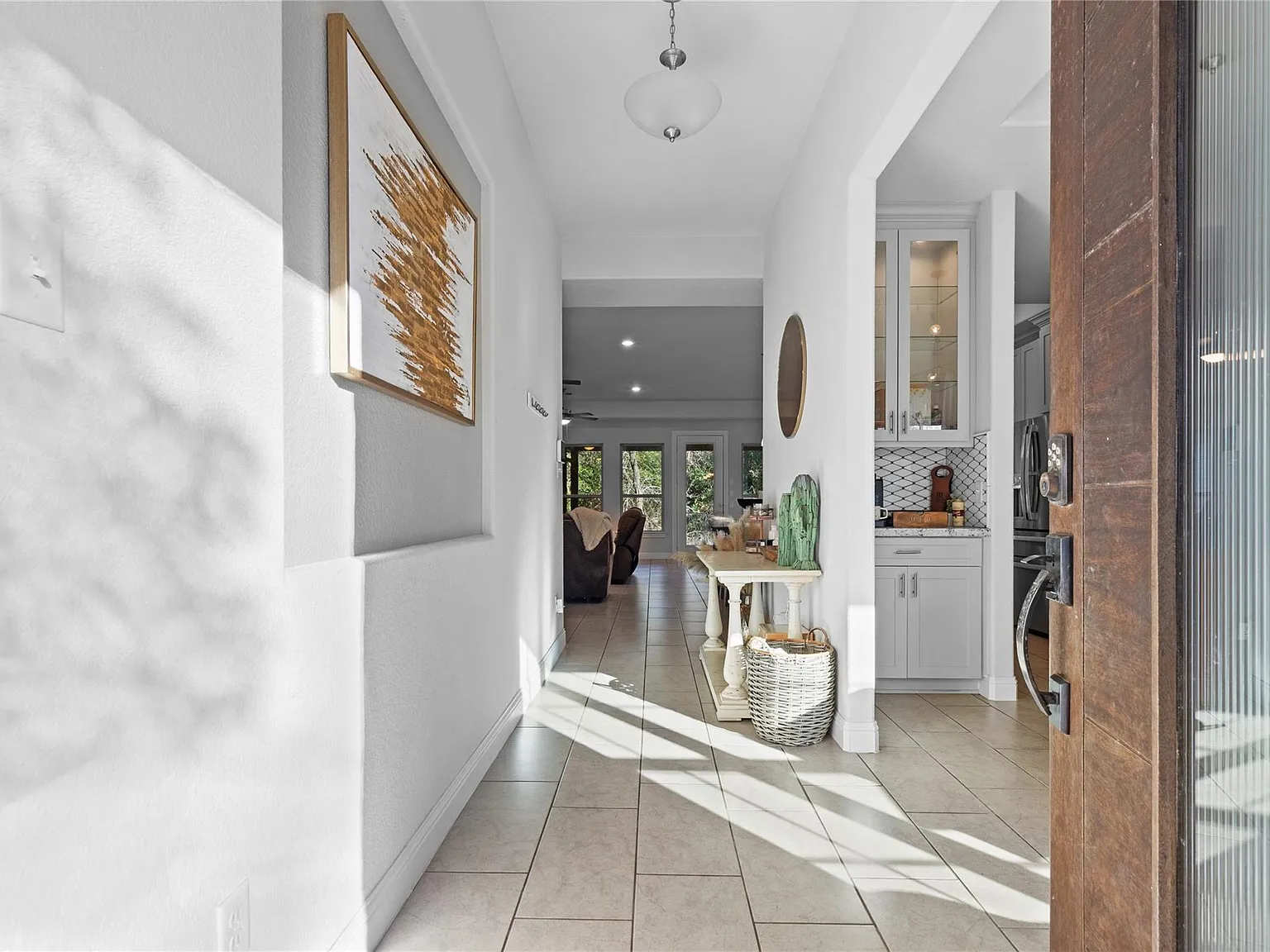 4 bed, 2.5 bath, 2080 sqft, $3,000 — Photo 3
