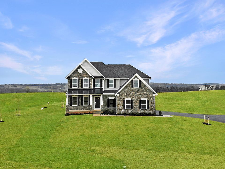 2nd image of 135 Pomme Cir