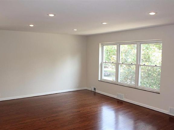 Living room-recessed lights