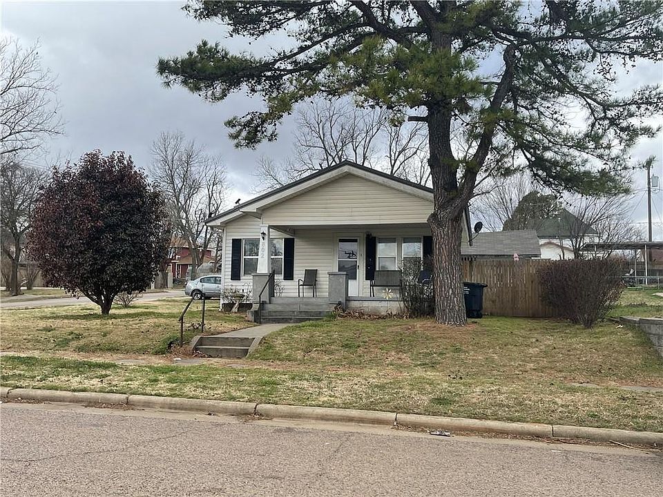 1st image of 802 N Hobson Ave