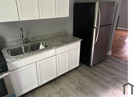 4th image of 3607 S King Dr