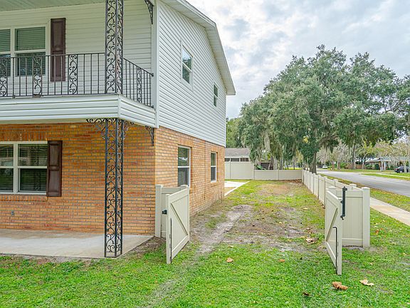4th image of 3736 Hugh St