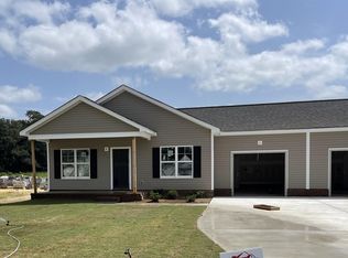 66 Kevior Ave, Four Oaks, NC 27524