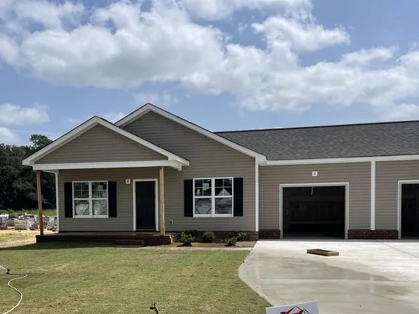 66 Kevior Ave, Four Oaks, NC 27524