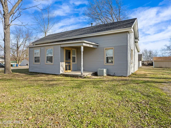 230 N Moreau Ave, Tipton, MO 65081