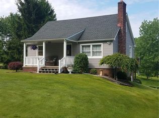 110 Clover Ln, Jeannette, PA 15644