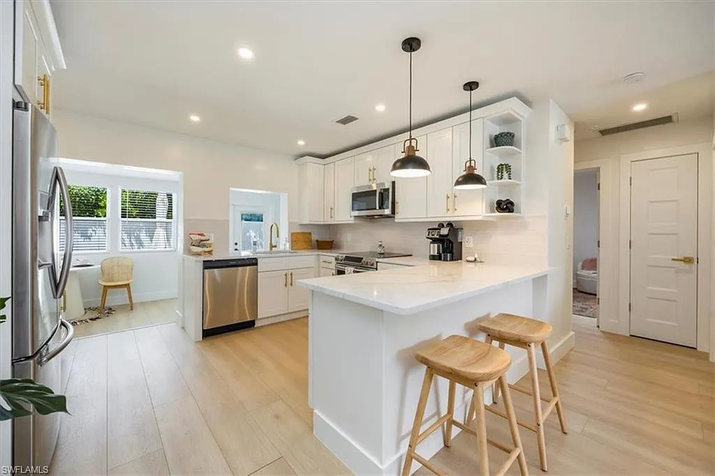 2 bed, 1.0 bath, 1050 sqft, $2,900 — Photo 4