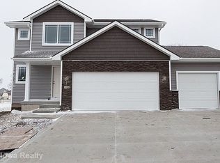 104 4th St NW, Bondurant, IA 50035