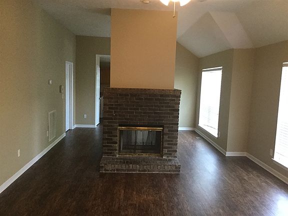 4th image of 110 Cedar Bend Ct