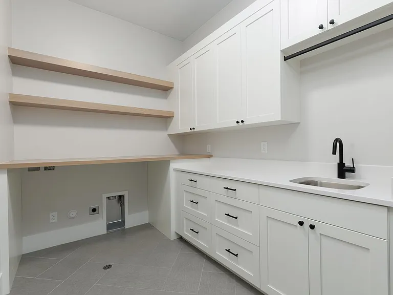 1621 W Approach Ln — Photo 26