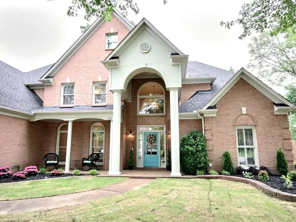 1050 Stanhope Rd, Collierville, TN 38017