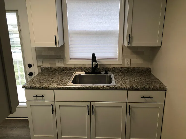 139 E Mill St #2 — Photo 4