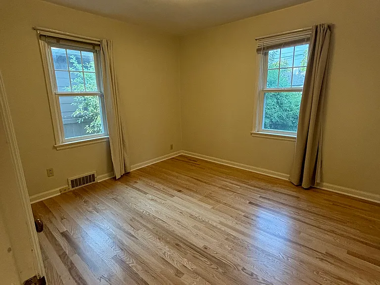 2327 Spruce St — Photo 26