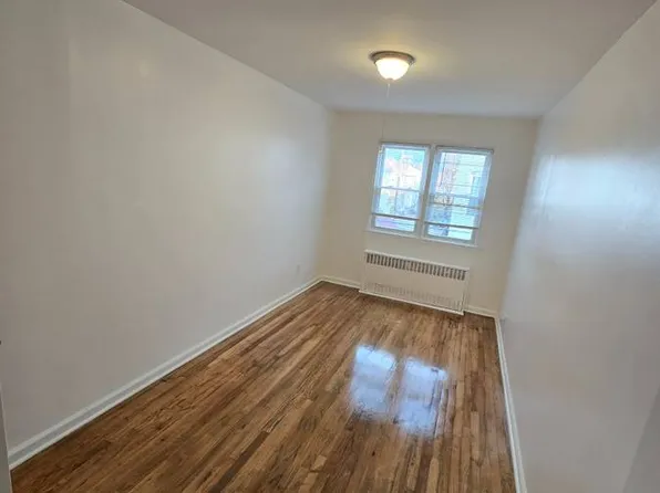 333 East 53rd Street image 14 of 17