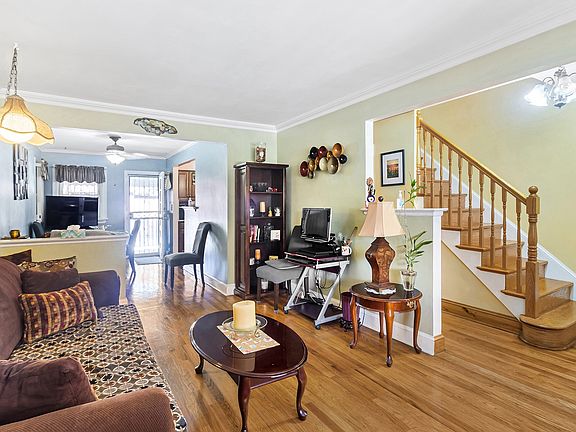 3rd image of 2941 Bronxwood Ave