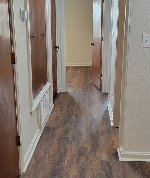800-804 Laurelwood Dr — Photo 10