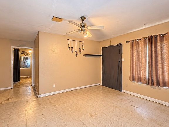 3rd image of 427 Doverfield Dr