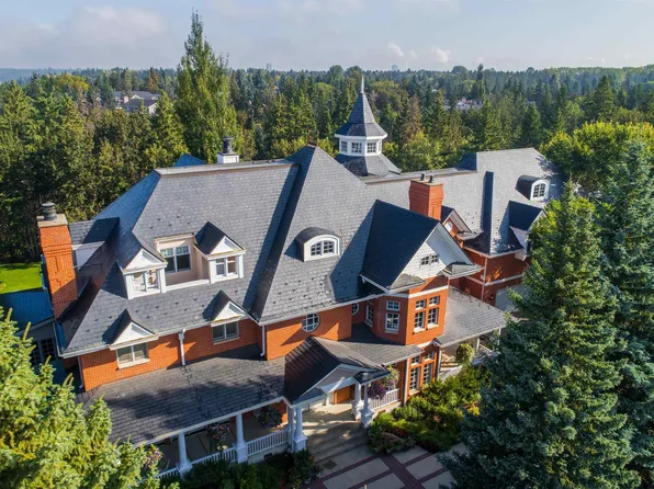 108 Westbrook Dr NW, Edmonton, AB T6J 2E1