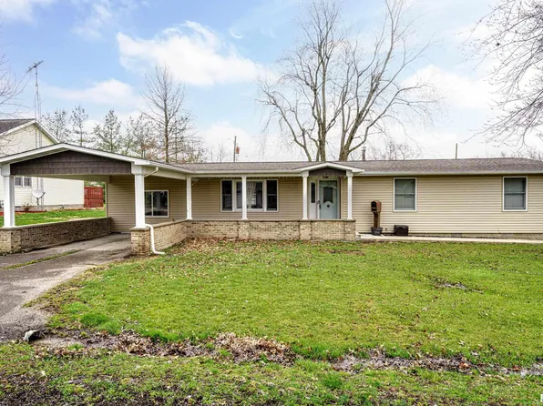 316 Albert St, Nokomis, IL 62075