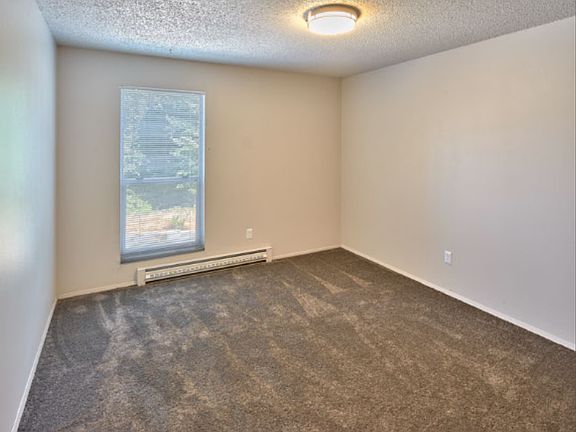 3rd image of 900 SW Holden St APT 204