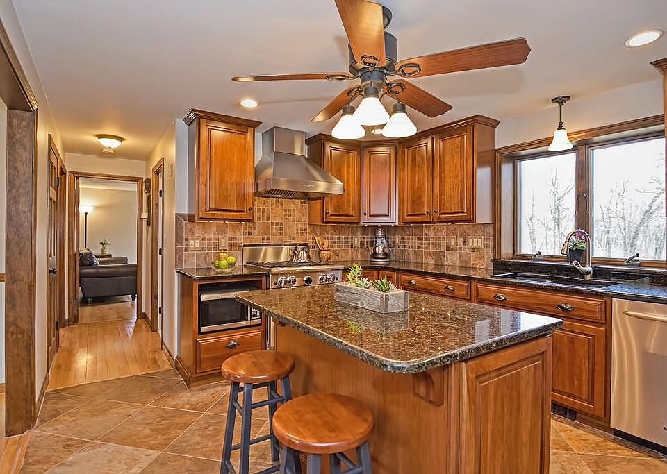 67 Tanglewood Dr, Attleboro, MA 02703 Zillow