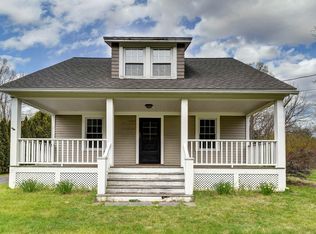 407 Greylock St, Lee, MA 01238