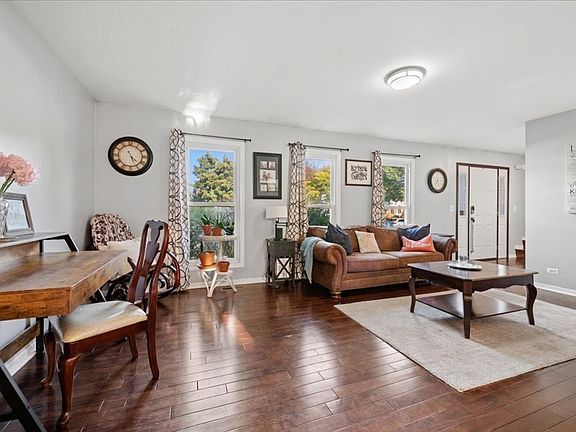 3rd image of 1310 Saddlebrook Rd