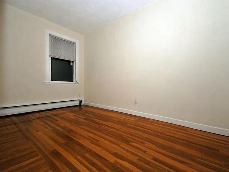 922 Beacon St #23 — Photo 4