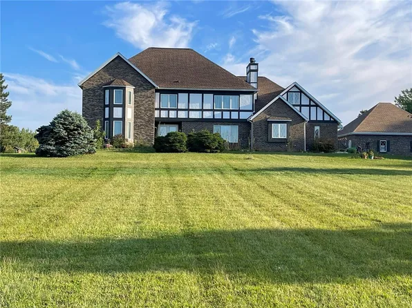 817 Whittier Rd, Spencerport, NY 14559