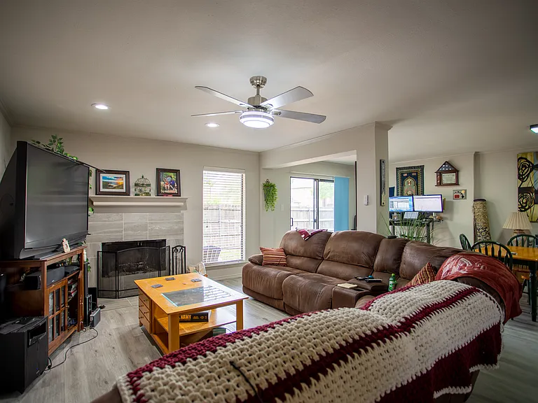207 E Harwood Rd #38 — Photo 4