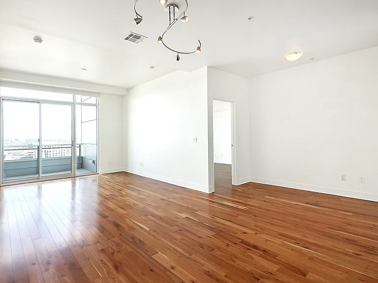 2001 Lincoln St #1924 — Photo 12