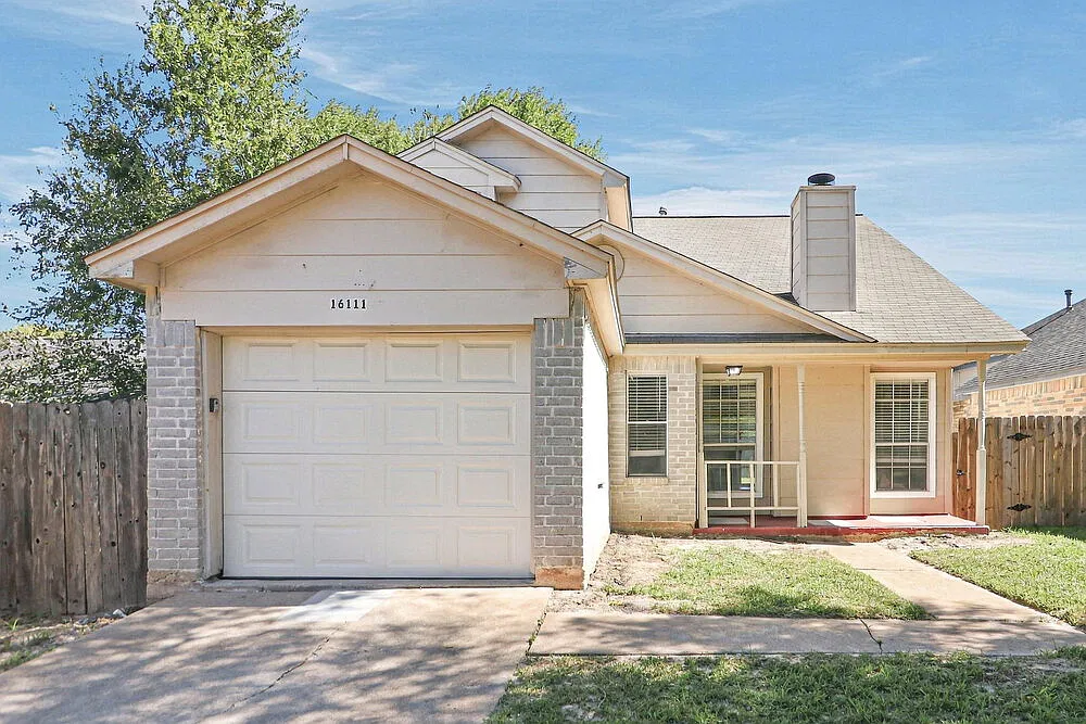 3 bed, 2.0 bath, 1306 sqft, $1,615 — Photo 1