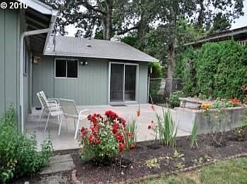 5th image of 4922 SE La Mesa Way