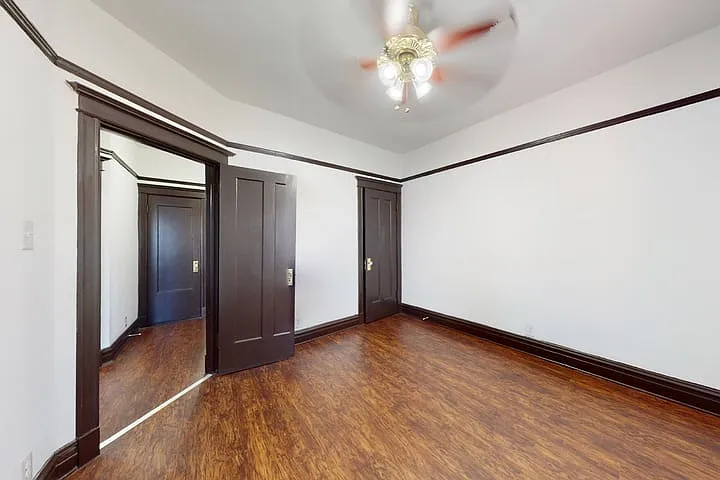 4859 S. Champlain Avenue — Photo 12