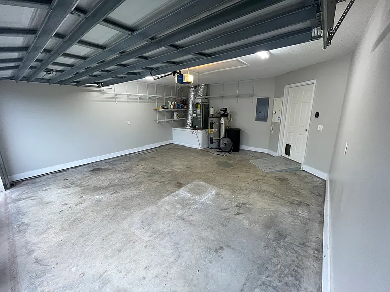 212 Victorias Cir — Photo 2