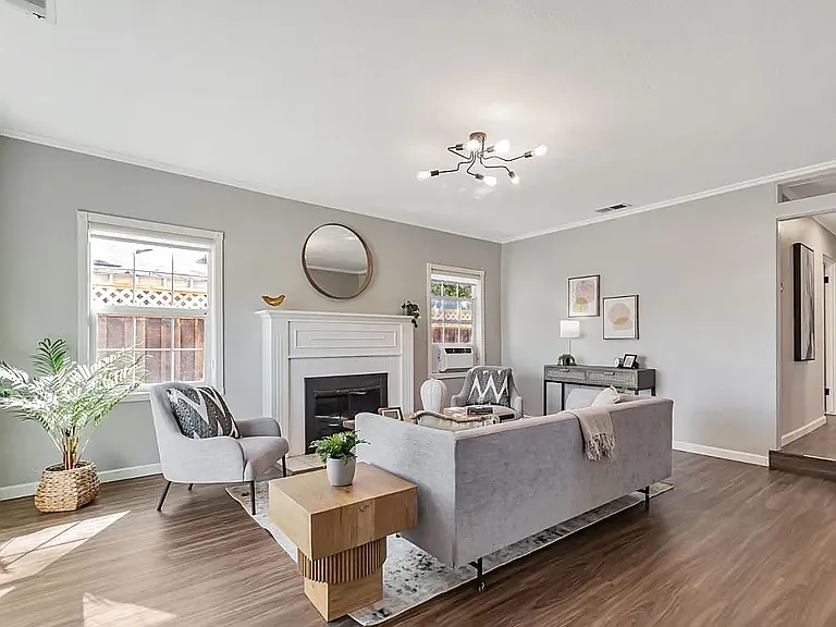 2571 Los Coches Ave — Photo 4