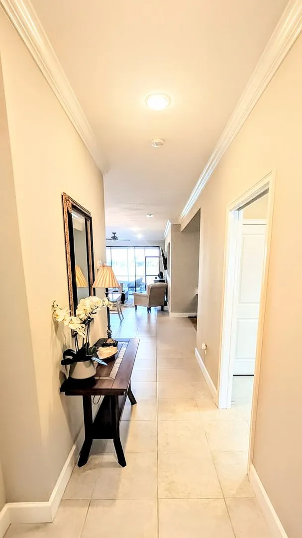 Short term turnkey furnished Incredible 2/2 with den ground floor condo in resort Esplanade Lakew... — Photo 3