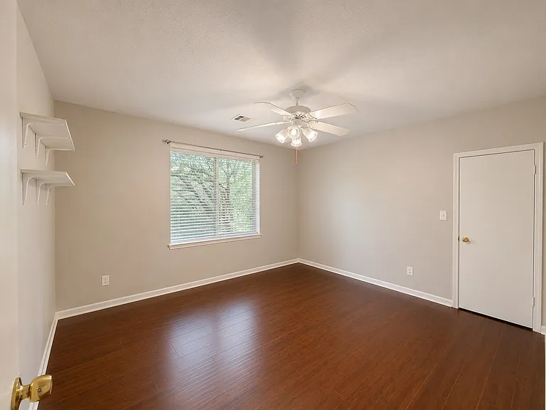 9324 Chesapeake Ln — Photo 15