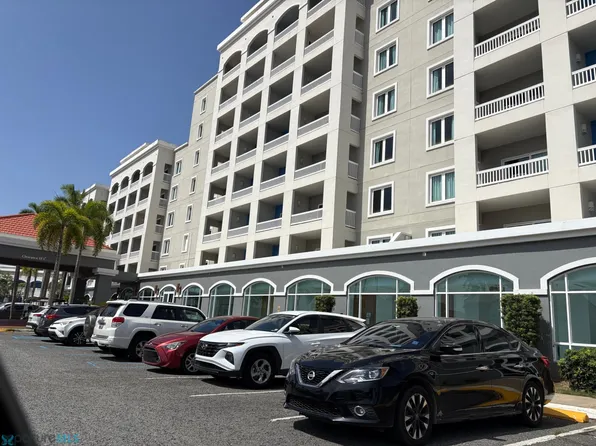 (undisclosed Address), Dorado, PR 00646