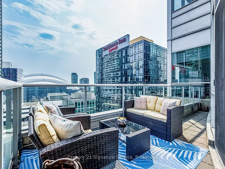 250 Wellington St W #Penthouse 36 — Photo 31