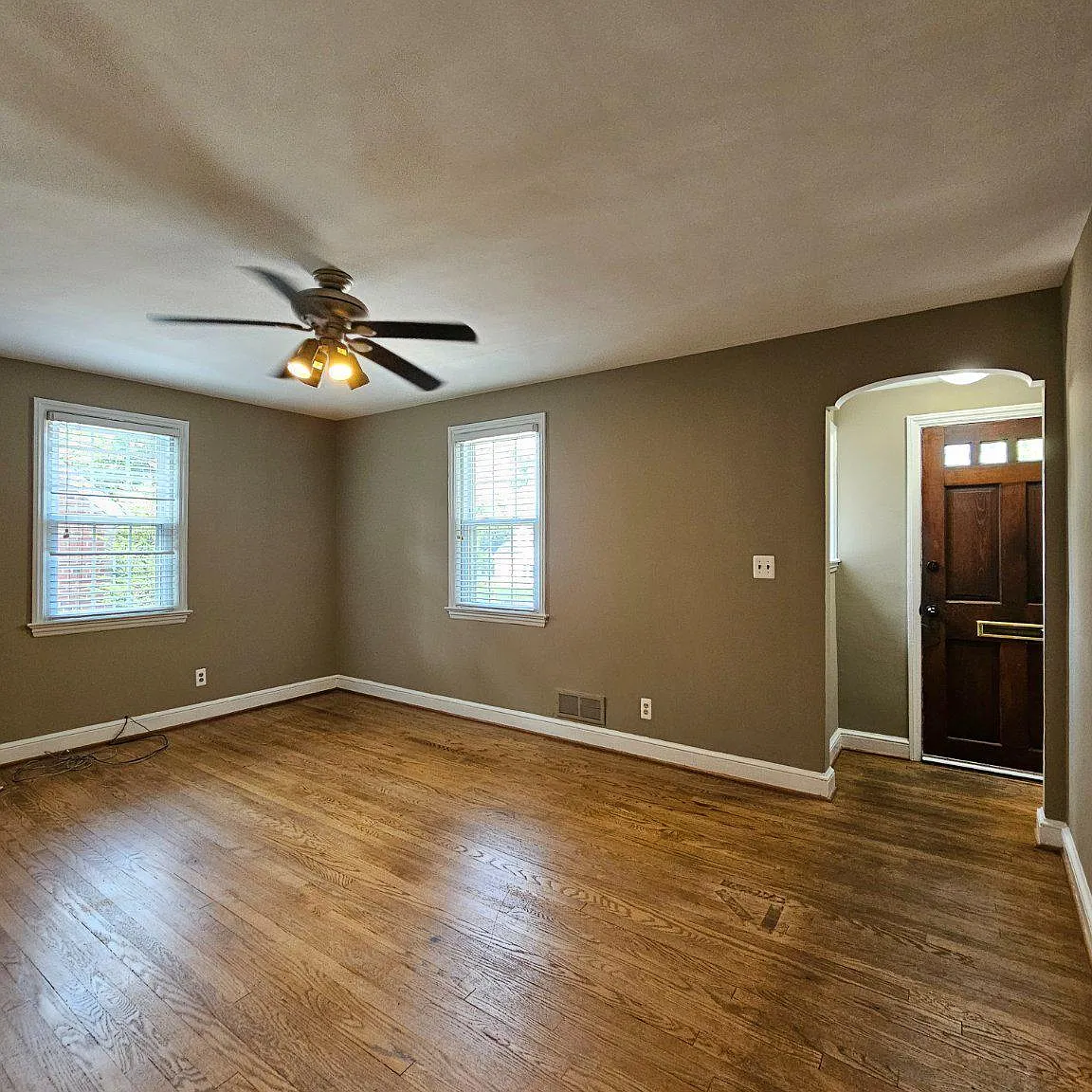 4 bed, 3.0 bath, 1453 sqft, $4,500 — Photo 4