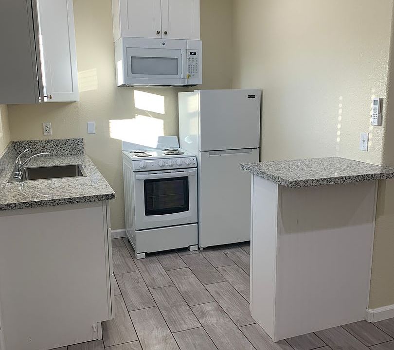 2nd image of 4727 Fleming Way